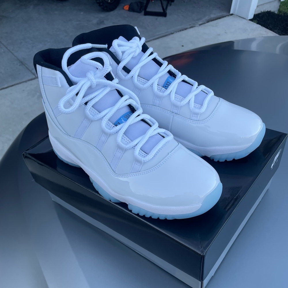 Jordan 11 legend blue